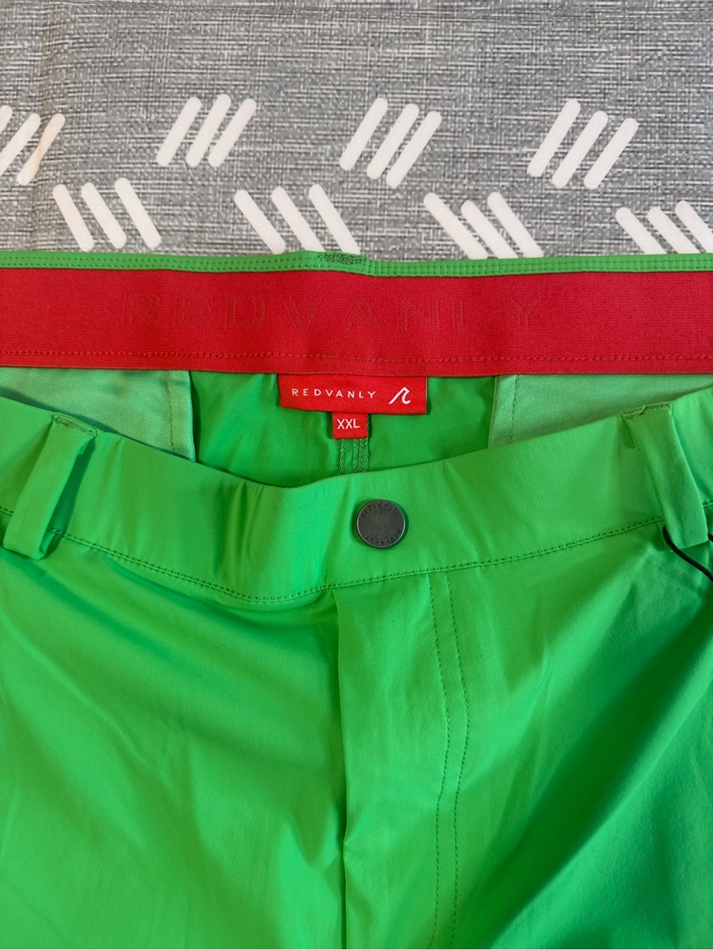 Redvanly Hanover Pull-On Shorts in Glade XXL - Picture 4 of 7